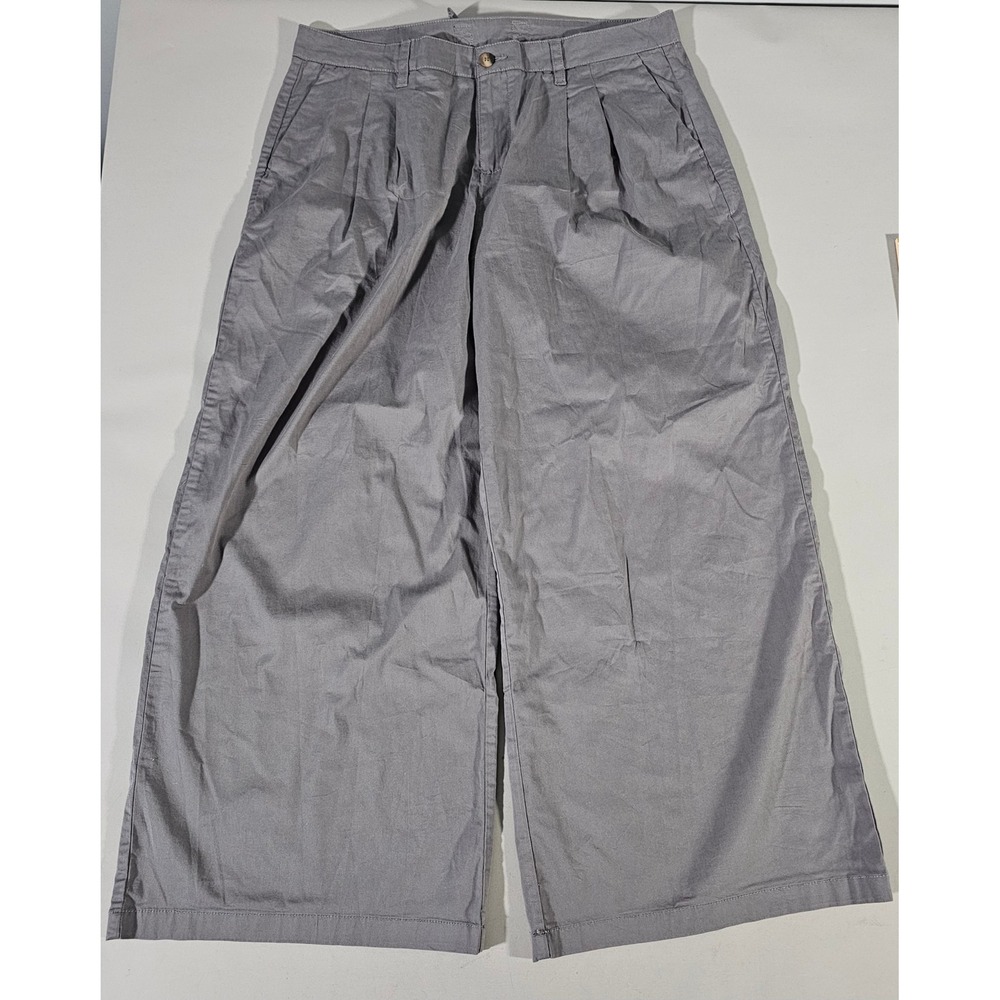 Women's Wide-Leg Pleated Pants in Light Gray